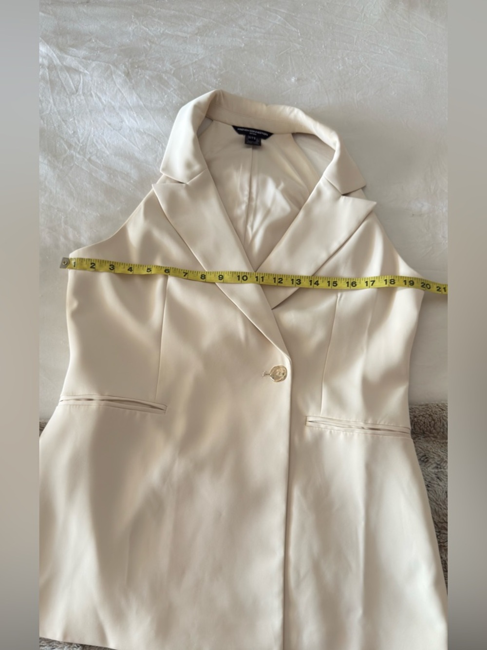 French Connection Cream Sleeveless Blazer in size 10 NWT - Picture 10 of 13